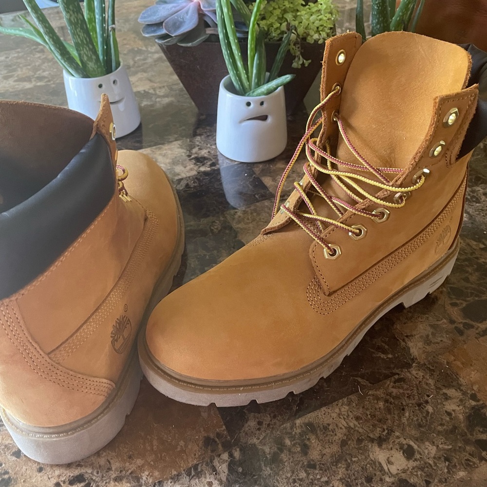 Classic Timberland Boots, Men’s Size 8